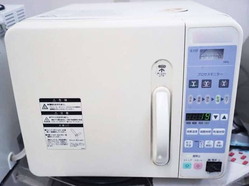 歯を削る時に使うタービンは、専用の滅菌器を使用して短時間で滅菌しています